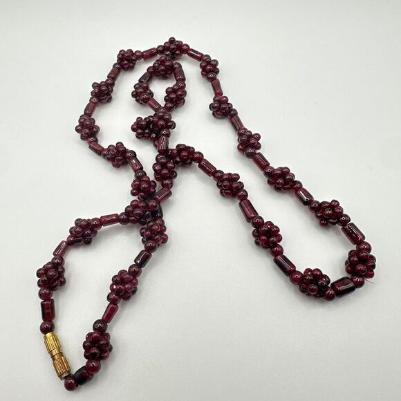 Vintage 23” genuine garnet cluster beaded necklace! - Picture 5 of 10